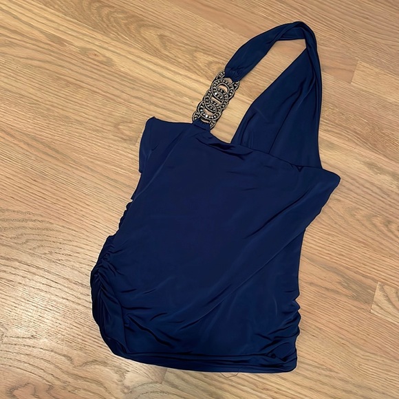 Asymmetrical halter top - Picture 3 of 5